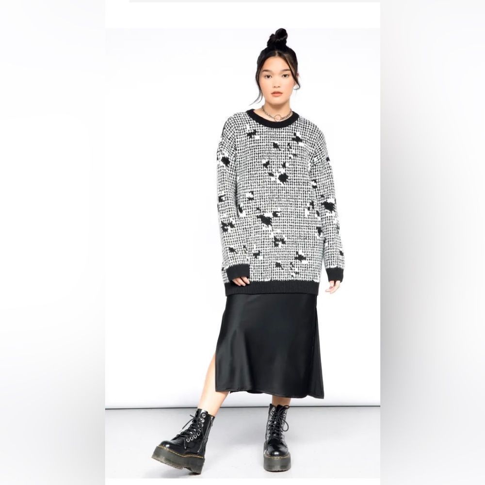 Wildfang Black and White Crew Neck Sweater